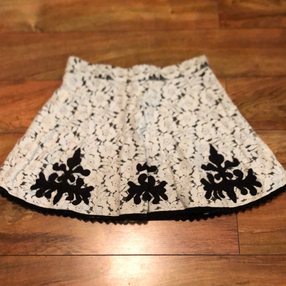 🌵 Lace Skirt